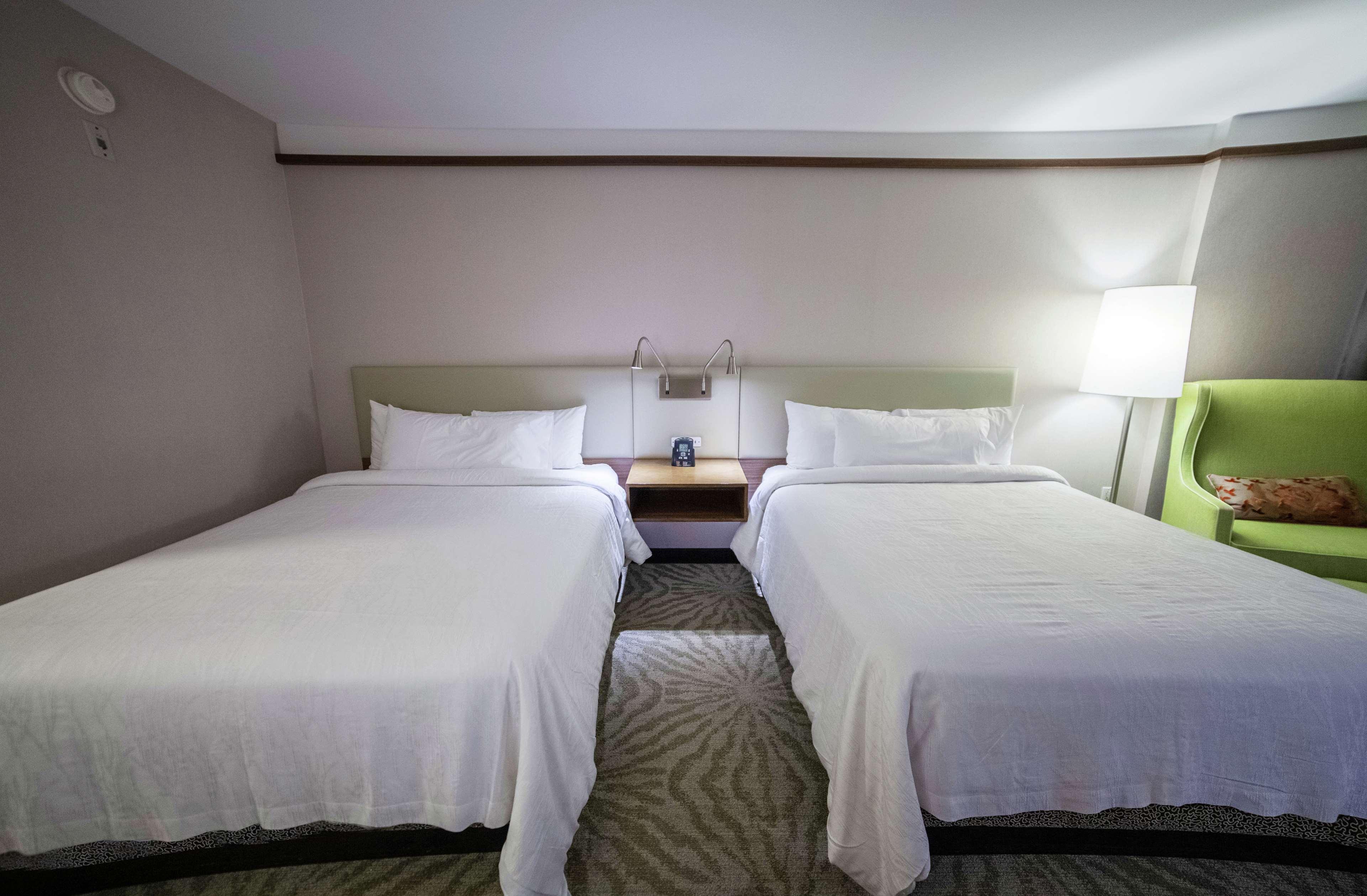 דורבאל Hilton Garden Inn Montreal Airport מראה חיצוני תמונה