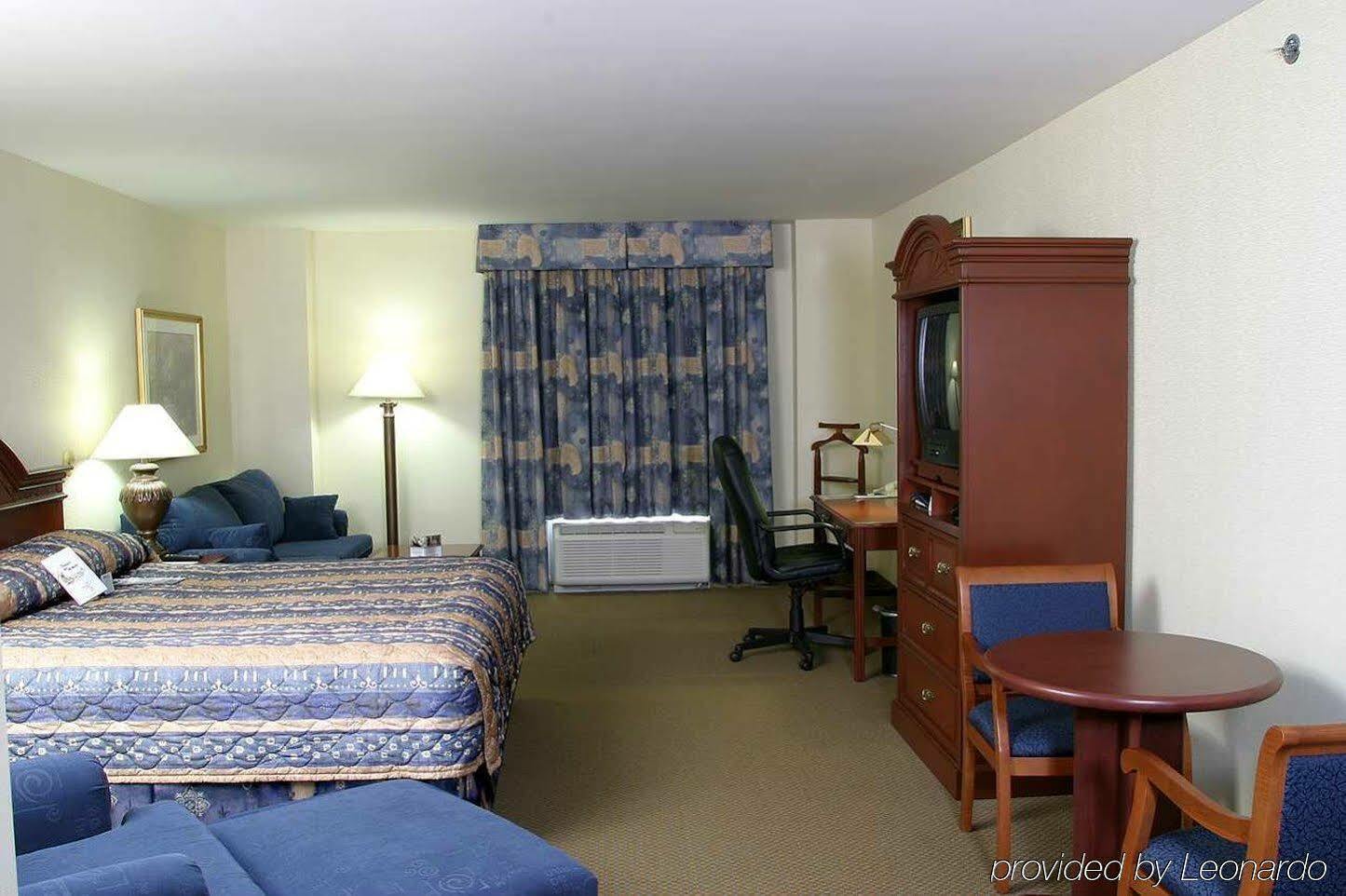 דורבאל Hilton Garden Inn Montreal Airport מראה חיצוני תמונה