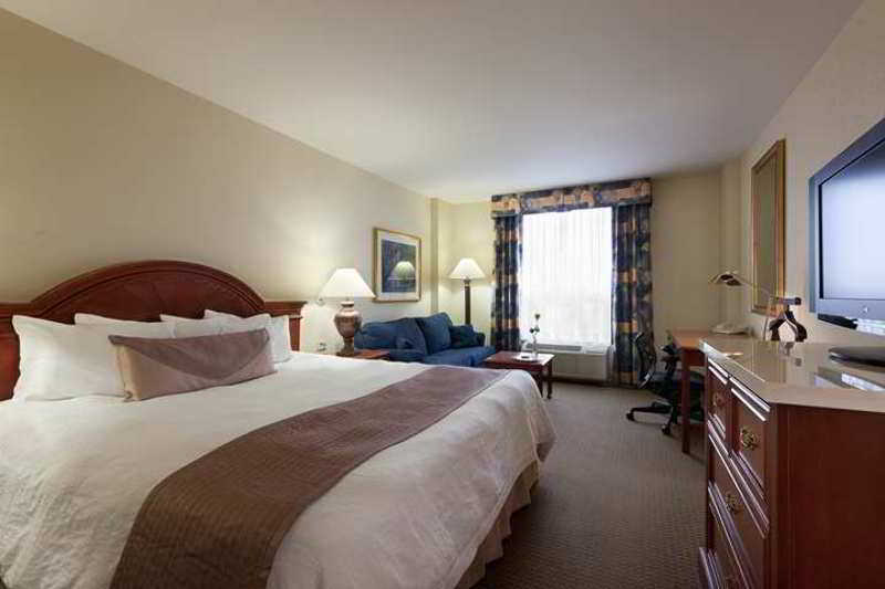 דורבאל Hilton Garden Inn Montreal Airport מראה חיצוני תמונה